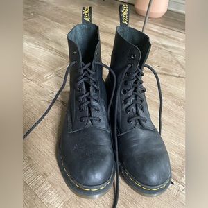 Dr. martin size 9 mens boots black